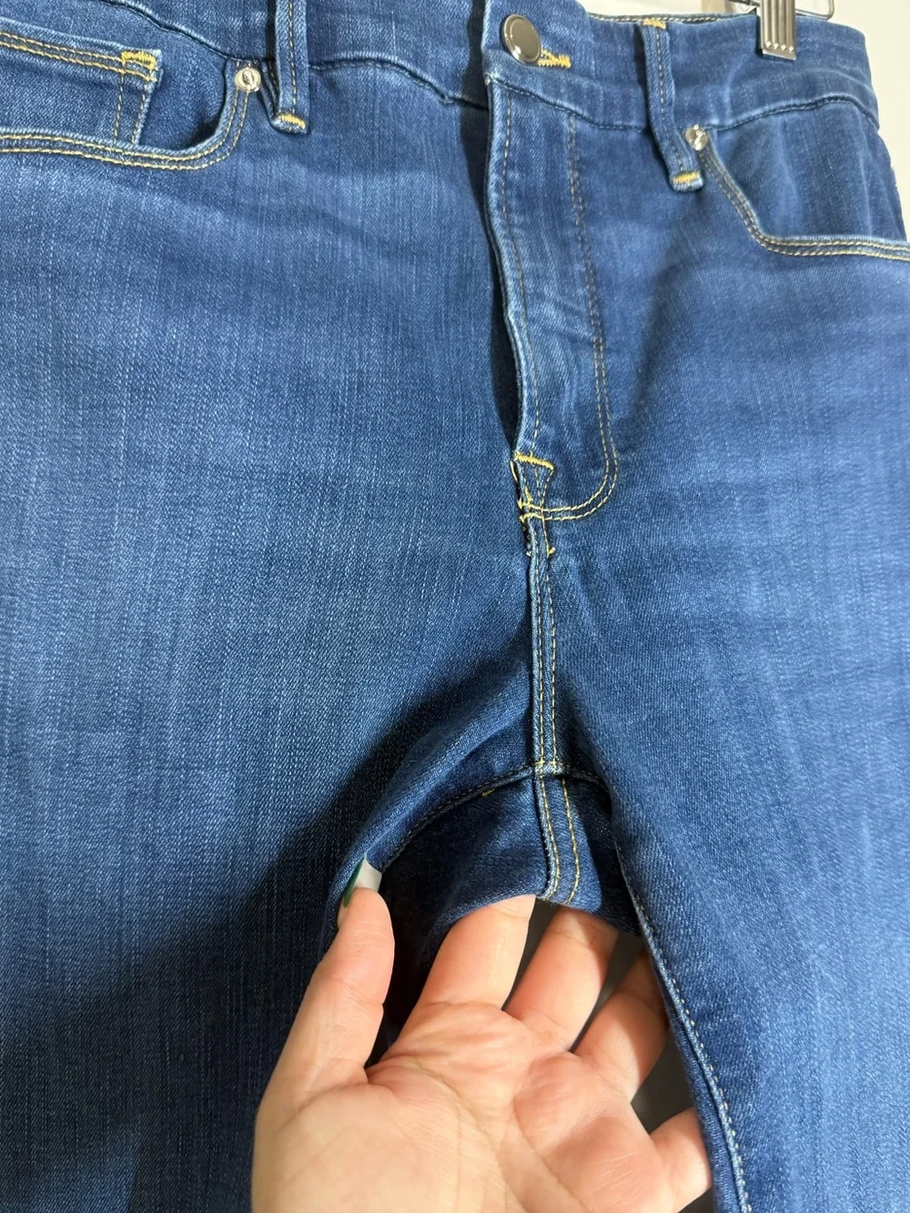 GOOD AMERICAN Good Legs High Rise Straight Stretch Jean